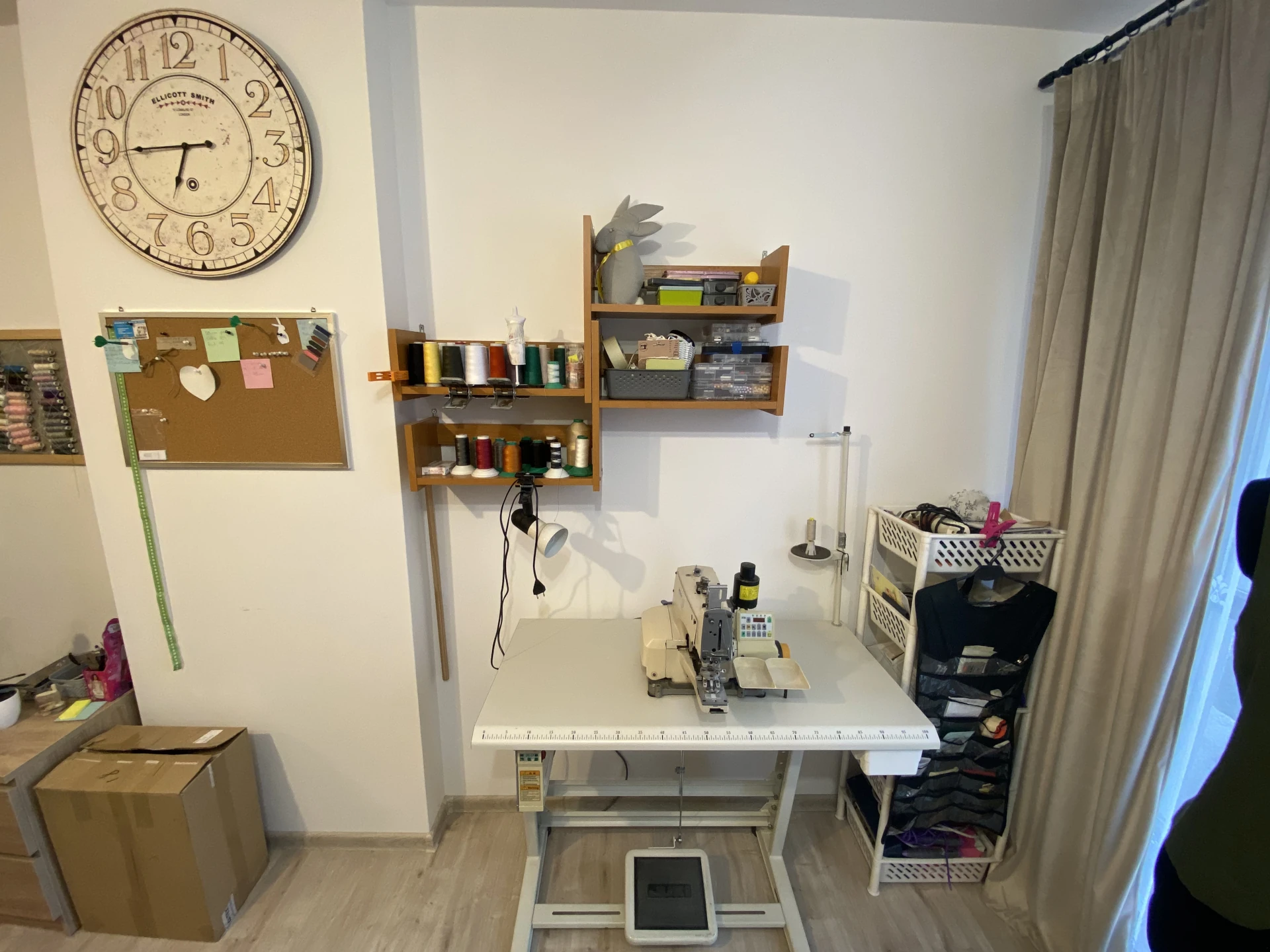 Warsztat tapicerski w pracy